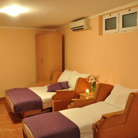 Guest House Marojevic Igalo Exterior foto