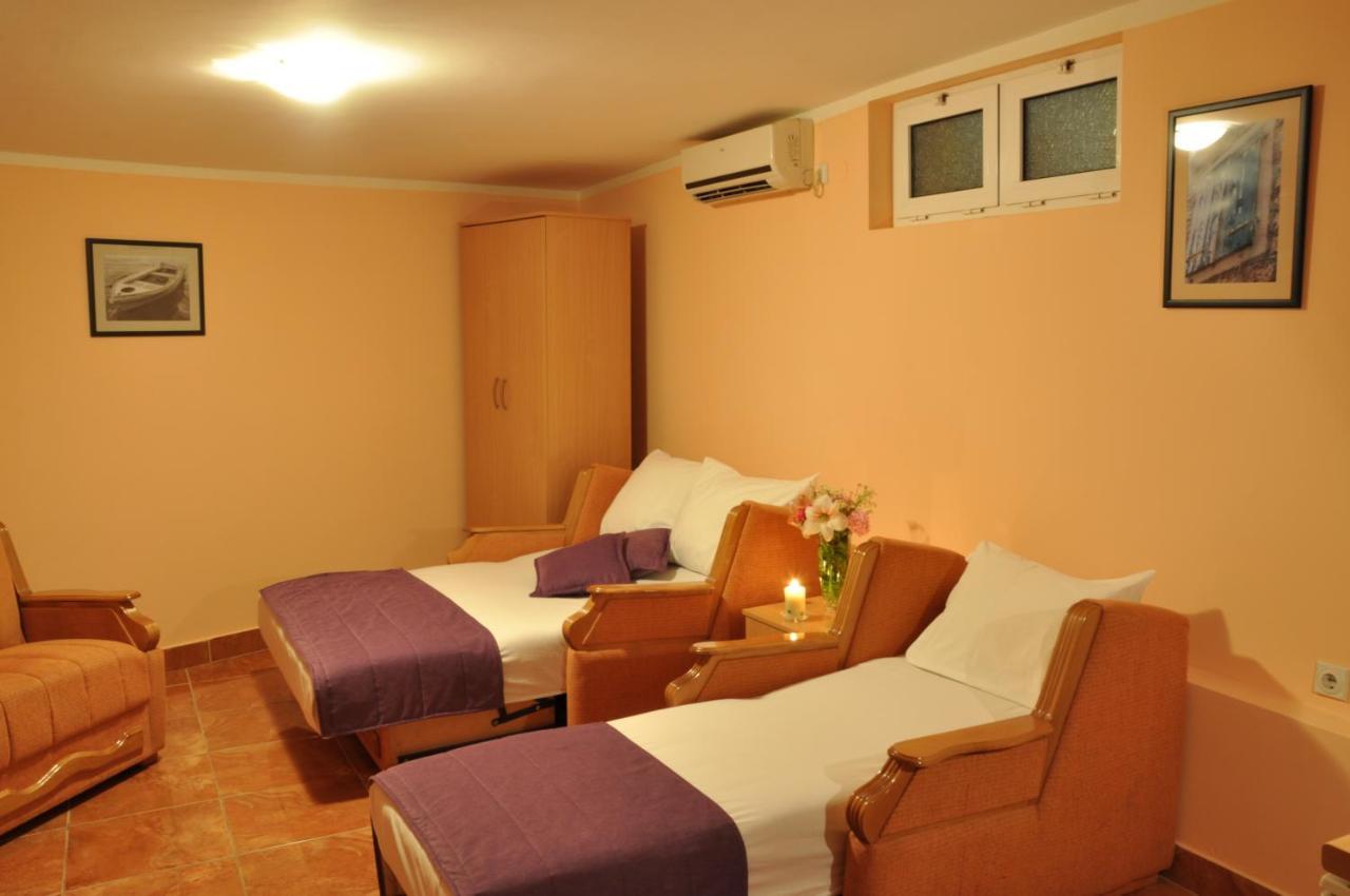 Guest House Marojevic Igalo Exterior foto